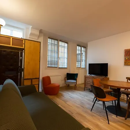 Apartment Au Pied De La Tour